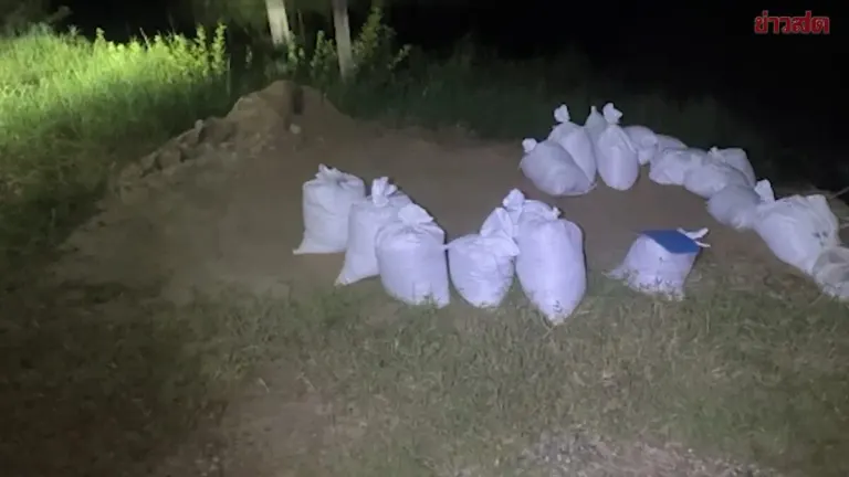 Man Dies While Scooping Sand to Prevent Flood Damage