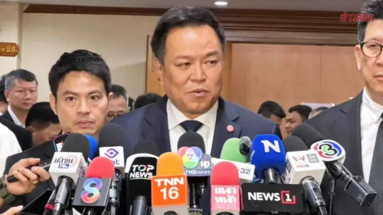 PM Anutin Walks Out After Questions on Chaiyaphum MP's Husband