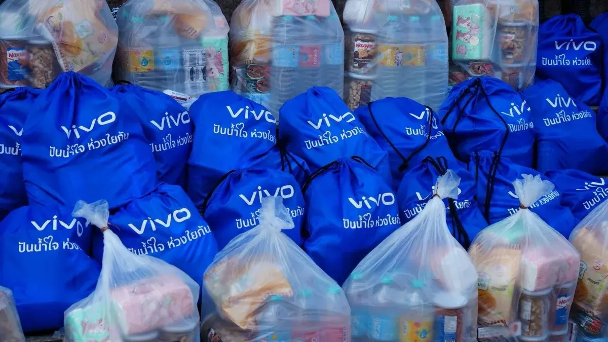 Vivo Thailand Delivers 500 Flood Relief Packs to Victims