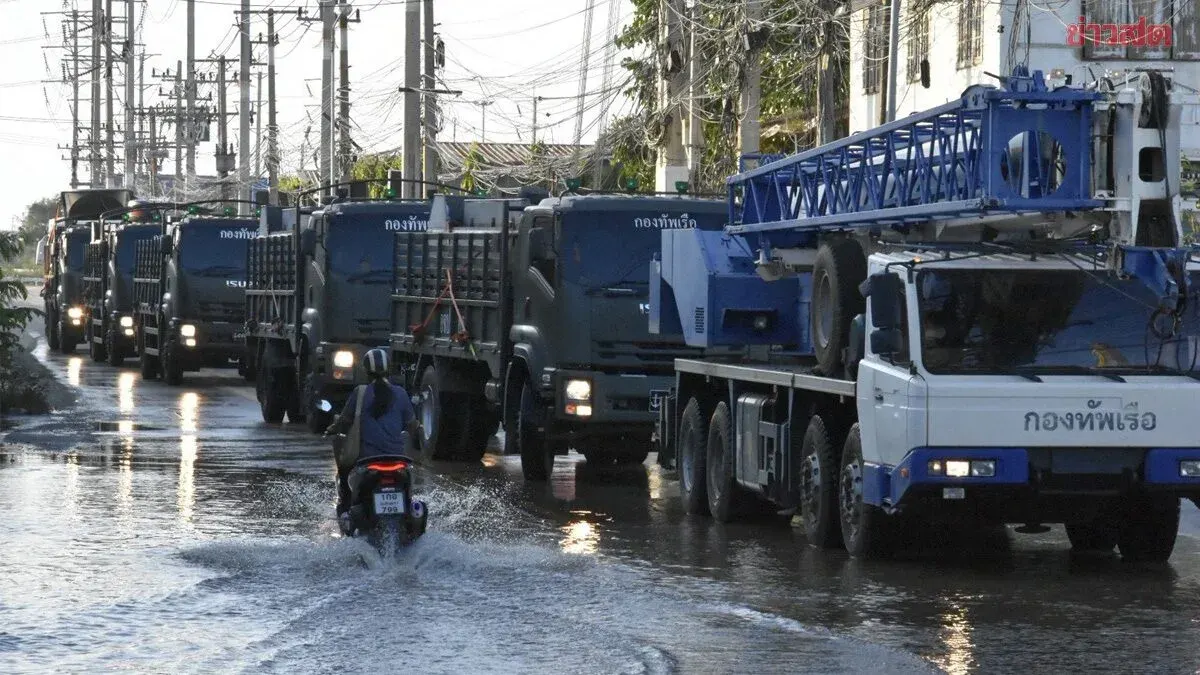 Royal Navy Deploys Ten Water-Push Boats to Bang Pakong River