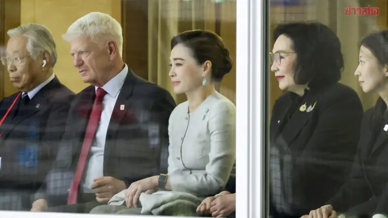 Thai Queen Attends Women's Asia Ice Hockey Championship in Japan