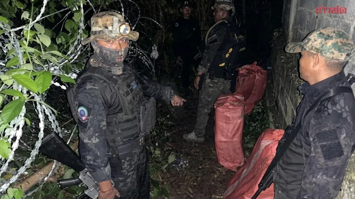 Thai Marines Seize Smuggled Cigarettes, Phone Cases at Cambodia Border