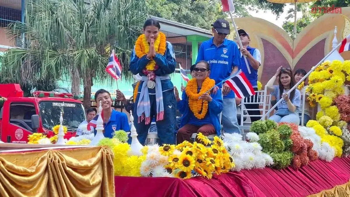Surin Sprinter Celebrates Asian Games Silver with Homecoming Parade