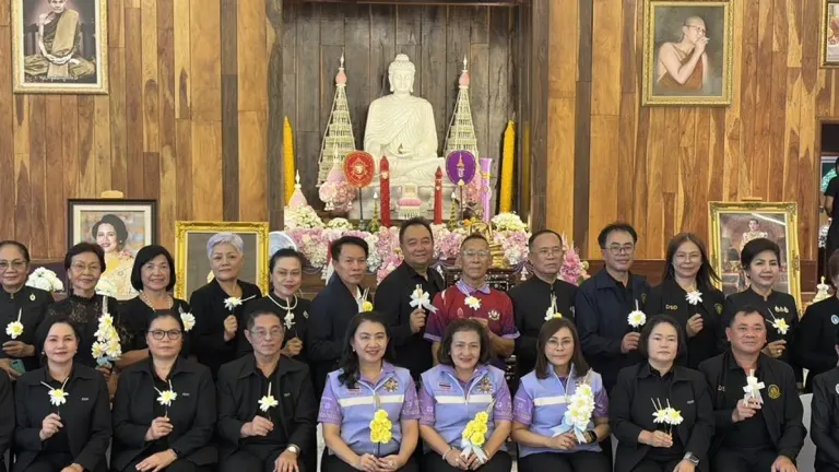 Social Welfare Council Leads Marigold Tribute for Queen Mother