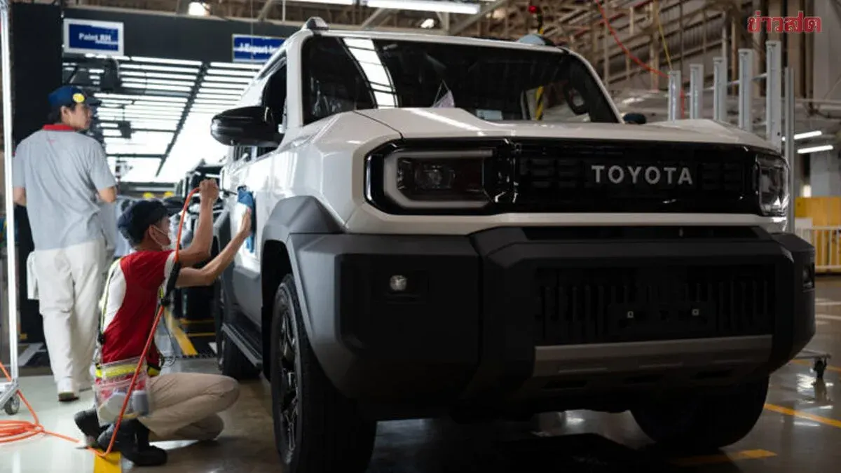 Toyota Thailand Gives 10,000 Baht Flood Relief to Employees