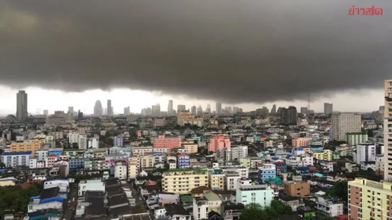 Heavy Rain Sweeps Thailand, 35 Provinces on Alert