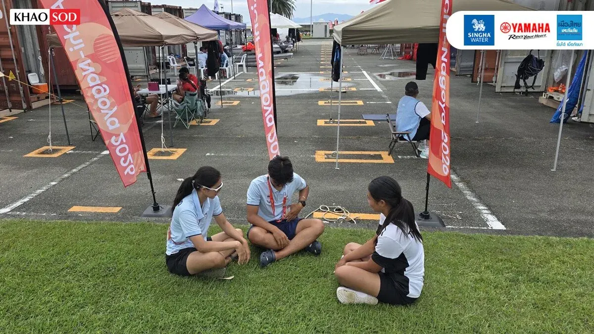 Thai Windsurfers Await Wind at Asian Games