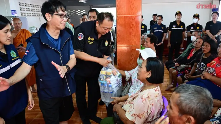 Thai Ministers Rush Flood Relief to Prachinburi Province