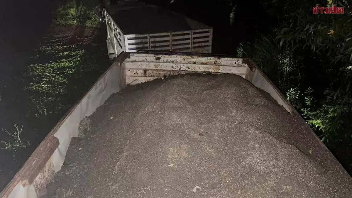 Villagers Catch Truck Dumping 100 Tons Toxic Waste in Sa Kaeo
