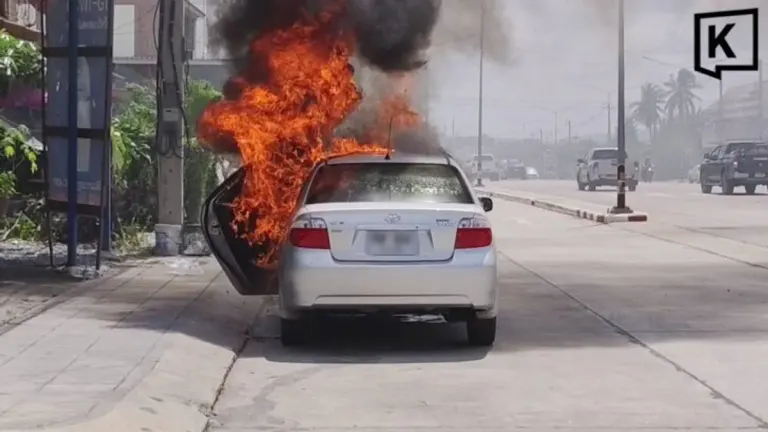 Elderly Driver Escapes Burning Car Outside Hospital