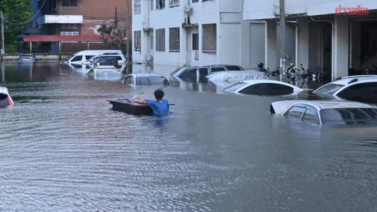 Government Sends Flood Relief Payments to Nearly 400,000 Thai Homes