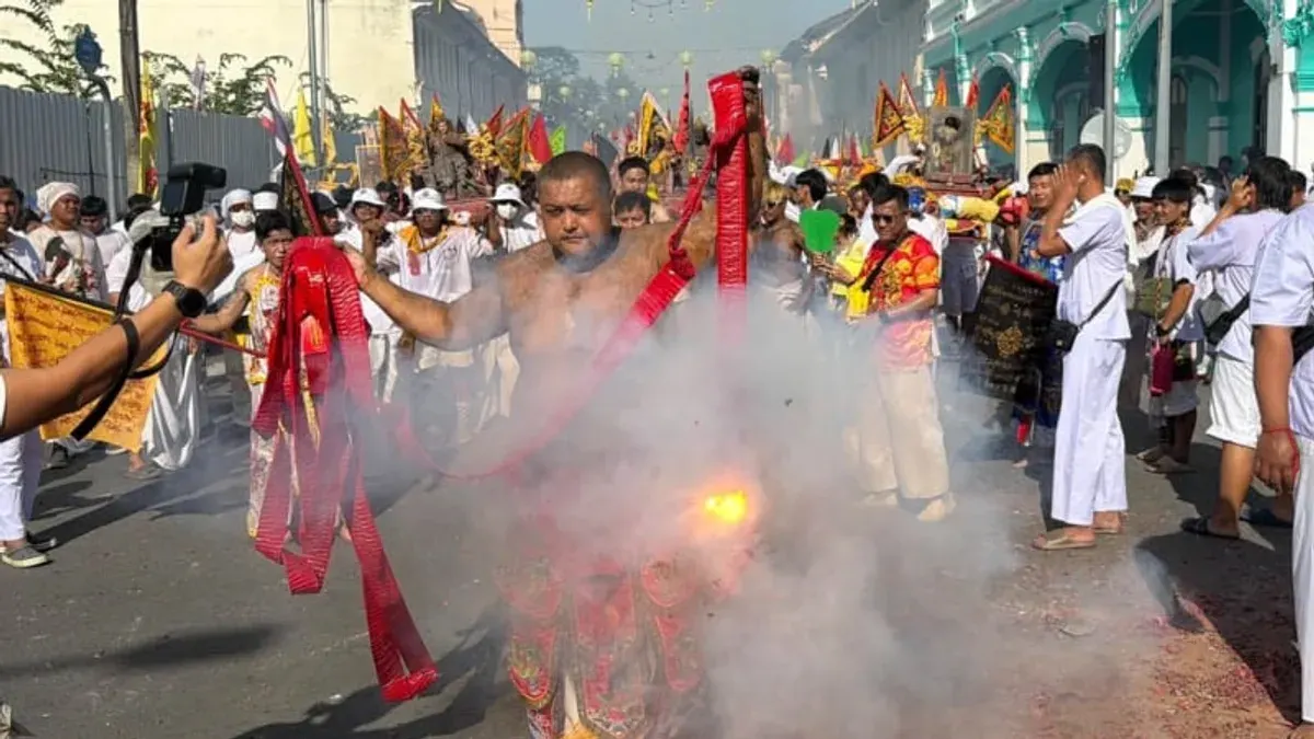 Phuket Town Hosts Final Vegetarian Festival Procession