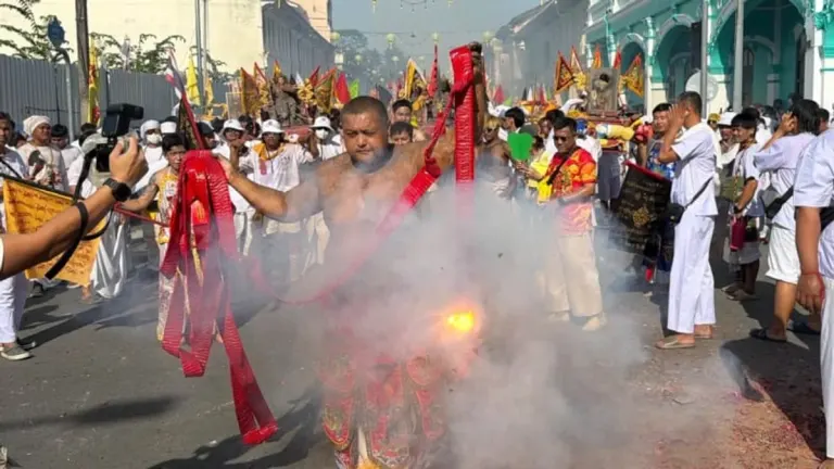 Phuket Town Hosts Final Vegetarian Festival Procession