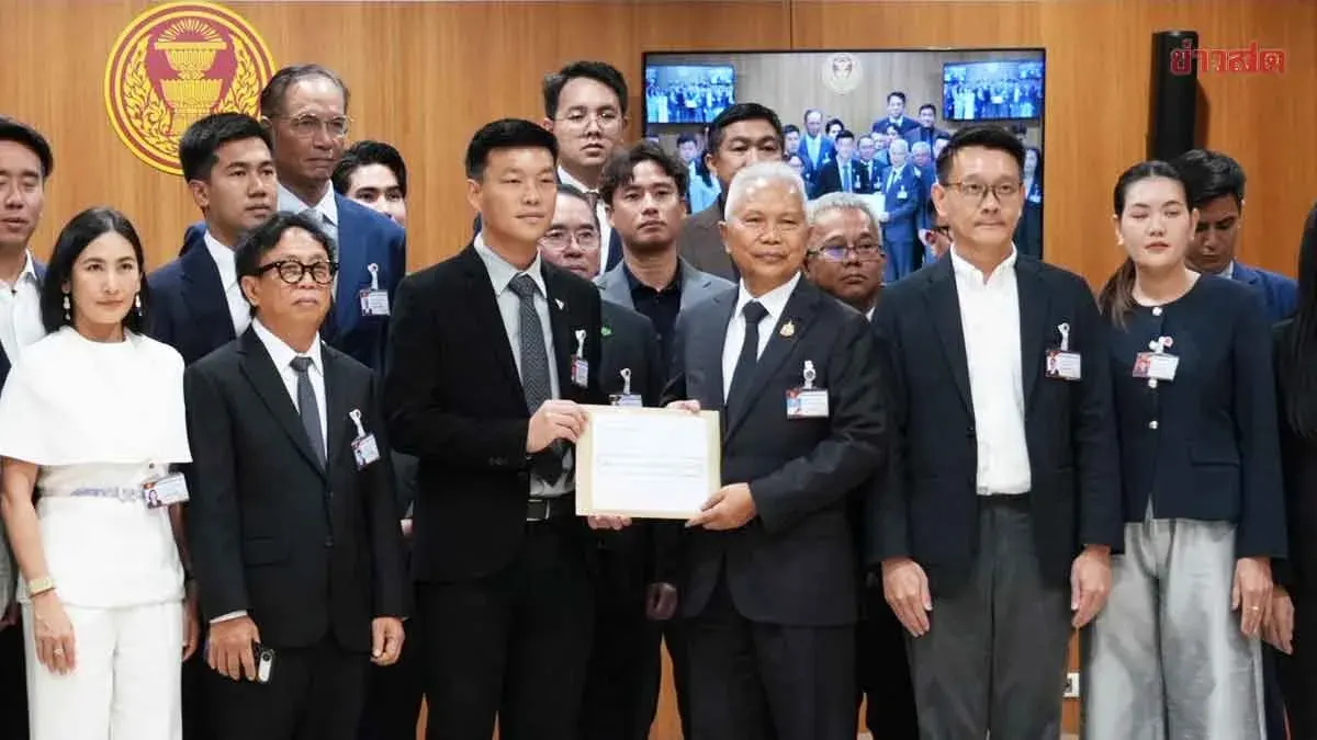 Opposition Files No-Confidence Motion Against 18 Thai Ministers