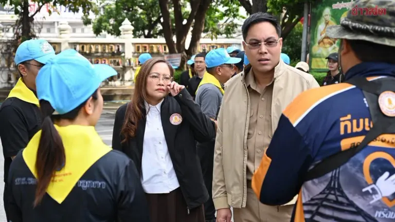 Deputy Education Minister Visits Flood-Hit Lam Luk Ka Schools
