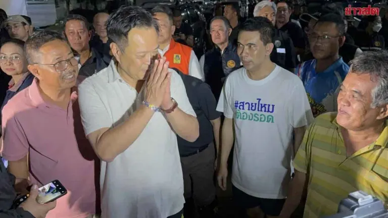 Prime Minister Urges Agencies to Accept Flood Criticism, Work Together