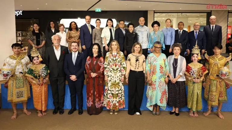 Thailand Launches Global Thai Silk Exhibition With Designers Worldwide