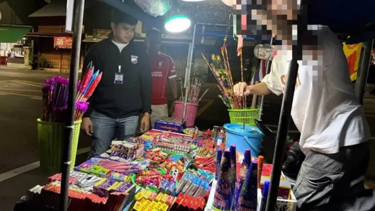 Two Arrested for Illegal Firework Sales in Phuket Town