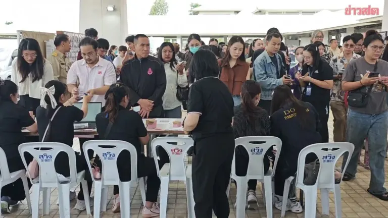 Chiang Mai Voters Queue Early for Social Security Board Election