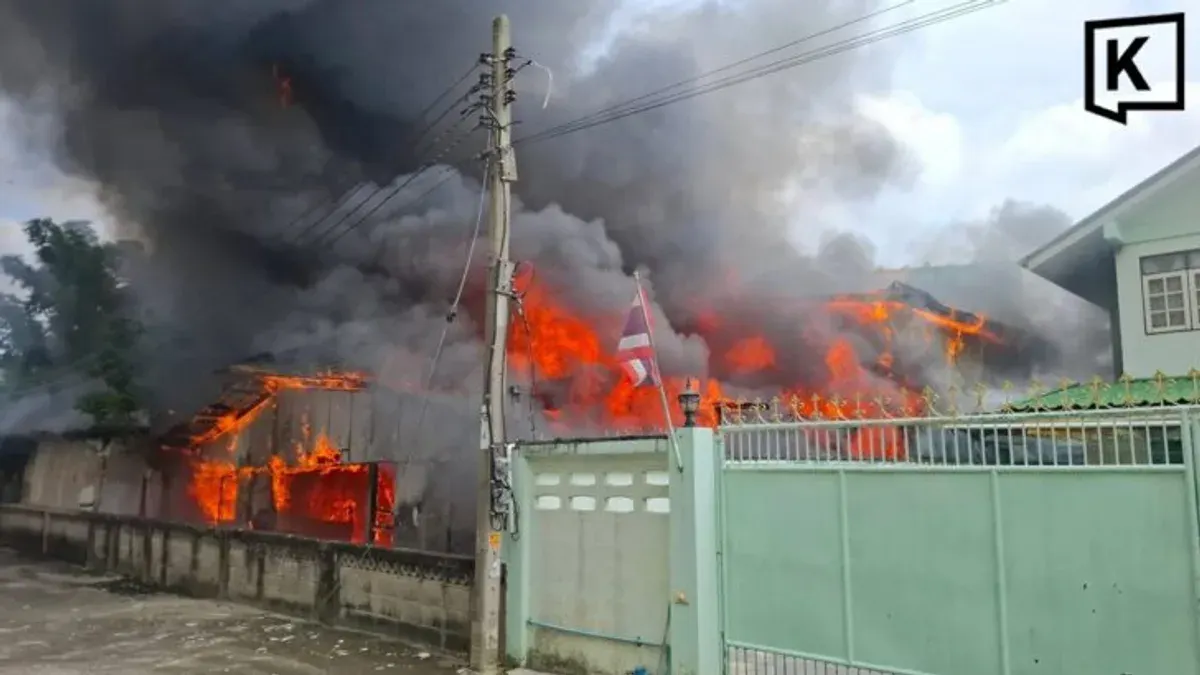 Fire Engulfs Home in Bangkok's Ratchaphruek 29 Alley
