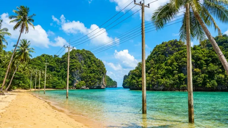 Koh Lanta's electricity crosses the water on a cable made in Norway