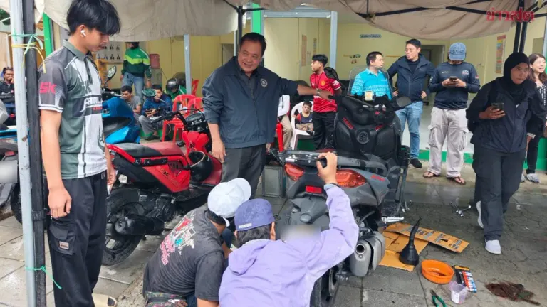 Thavee Sodsong Supports Free Oil Change for Flooded Bangkok Riders