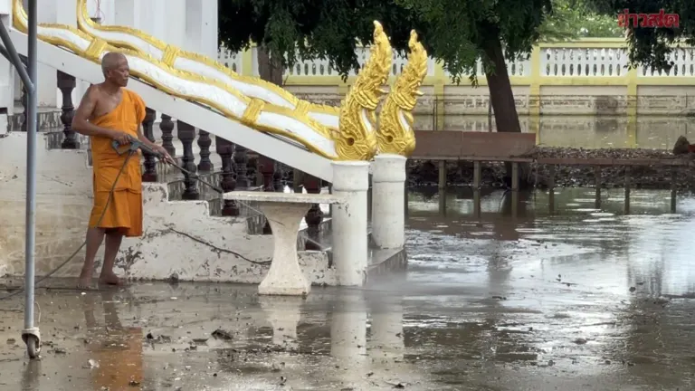 Chai Nat Flood Aid Delivered After Dam Outflow Reduced