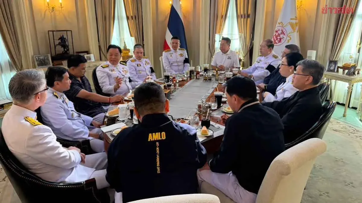 PM Anutin Hosts Breakfast for Senior Officials