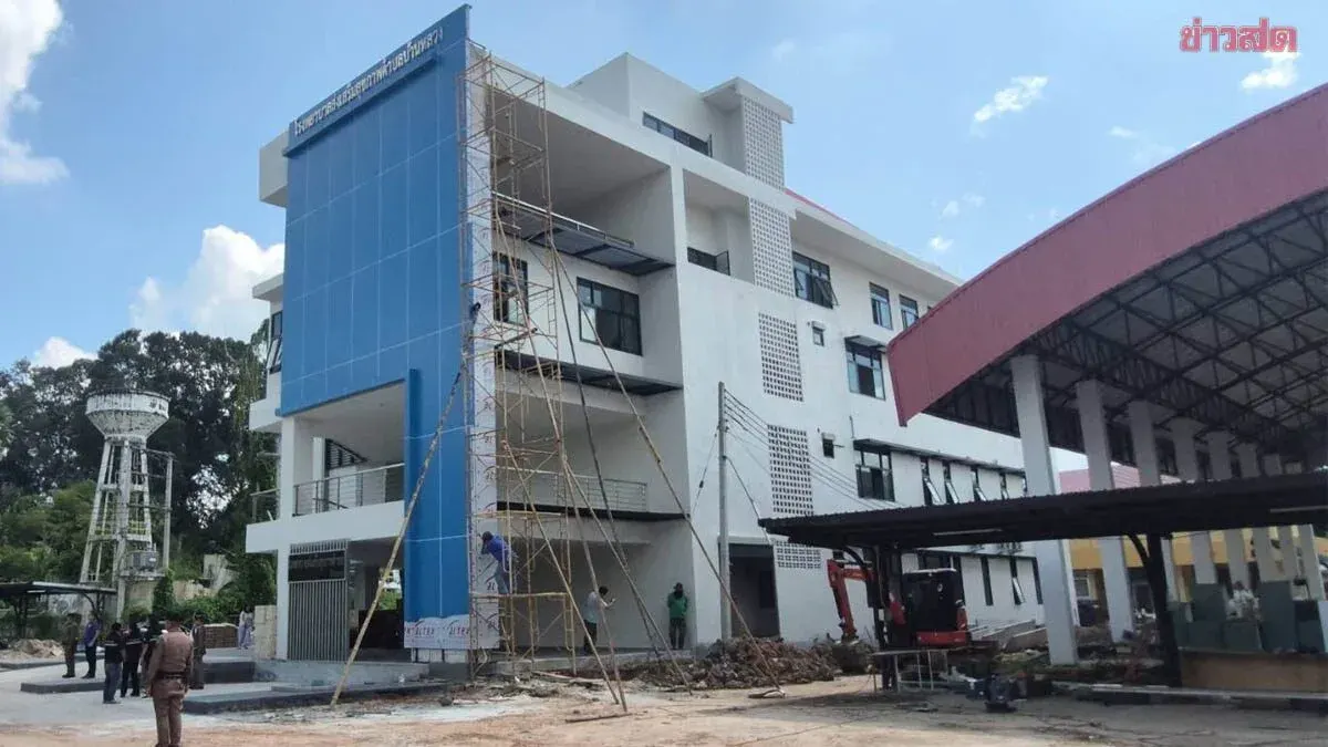 Udon Thani Governor Audits Incomplete Hospital After Full Budget Spent