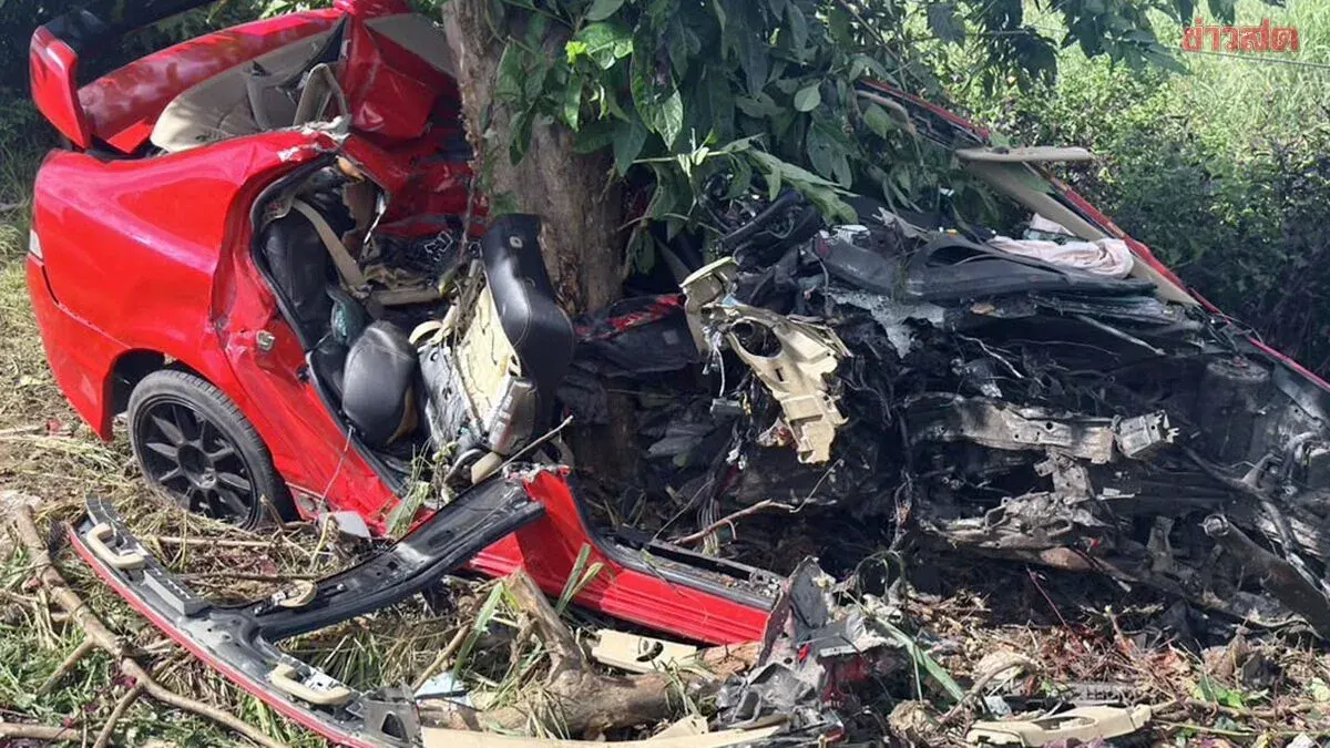 Two Die in Sedan Crash Into Tree in Ubon Ratchathani