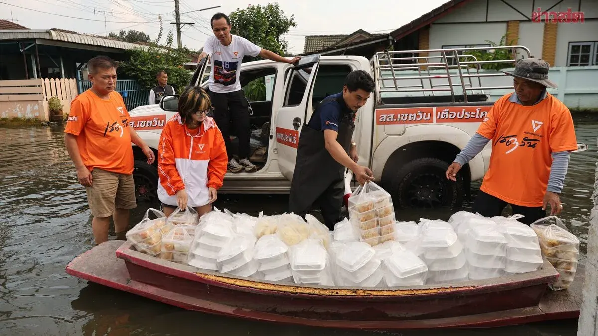 MP Sethawan Distributes Meals to Flood-Hit Pathum Thani Villagers