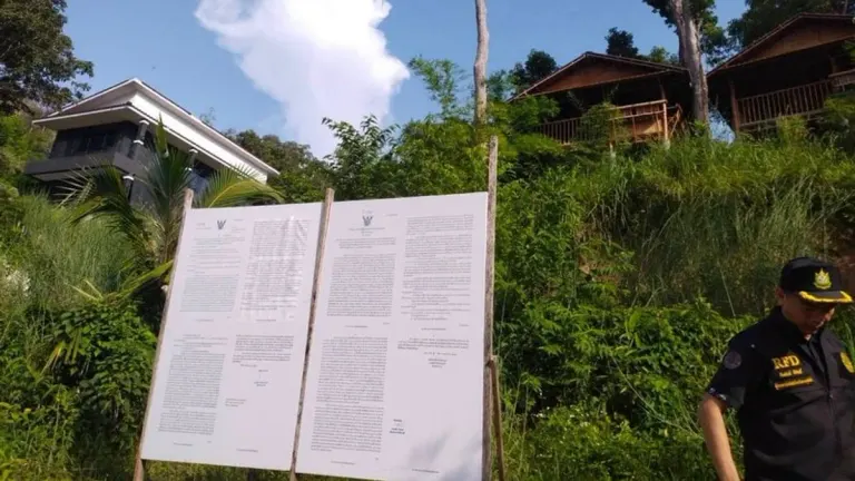 Authorities Issue New Demolition Notices at Freedom Beach
