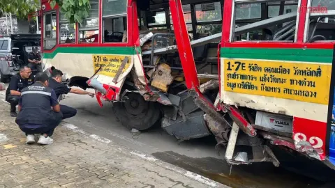 Cream-Red Bus Loses Control, Hits Expressway Barrier, 13 Injured