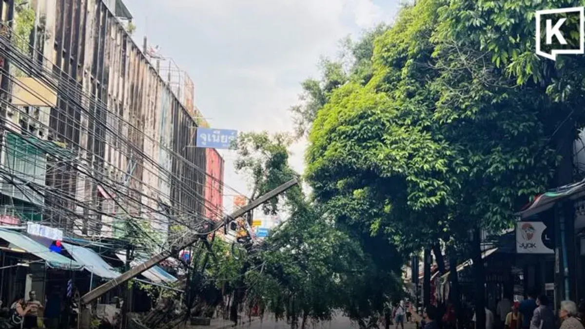 Power Pole Falls After Storm Hits Bangkok's Suan Phlu