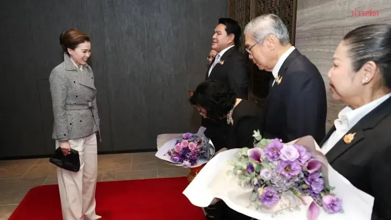 Queen Visits Japan to Attend Women's Asian Ice Hockey Championship