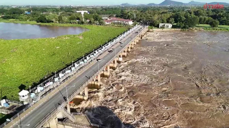 Chao Phraya Dam Increases Release, Floods Hat AaSa Villages