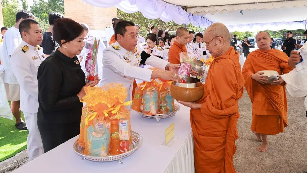 Rayong Governor Leads Merit-Making for Queen Mother's Death Anniversary