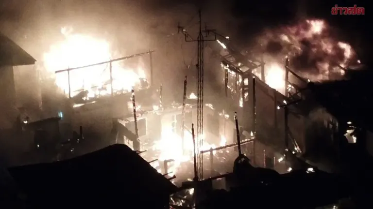 Fire Destroys Four Homes in Ayutthaya Wooden Community