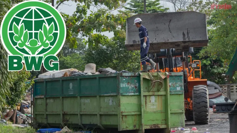 BWG and Sarika Office Clear Flood Waste in Nakhon Nayok