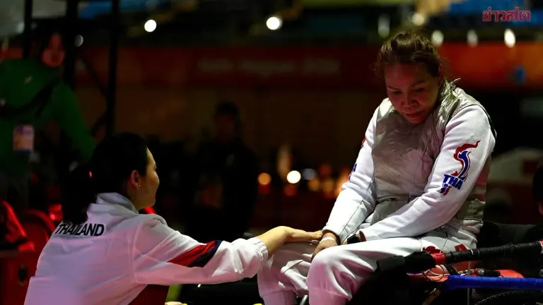Thai Wheelchair Fencers Win Gold and Silver at Asian Para Games