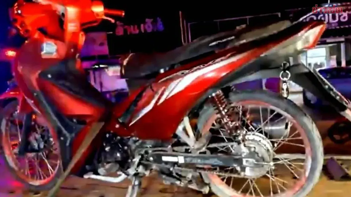 Motorcyclist Dies After Crashing Into Lamp Post in Rayong