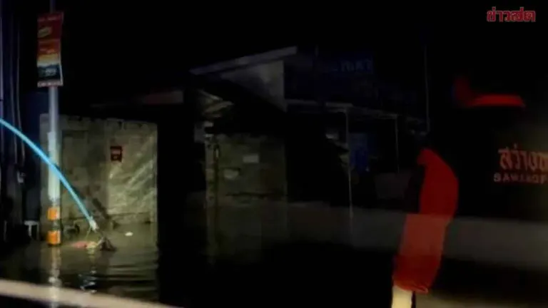 Woman Electrocuted in Flood While Seeking Supplies in Rayong